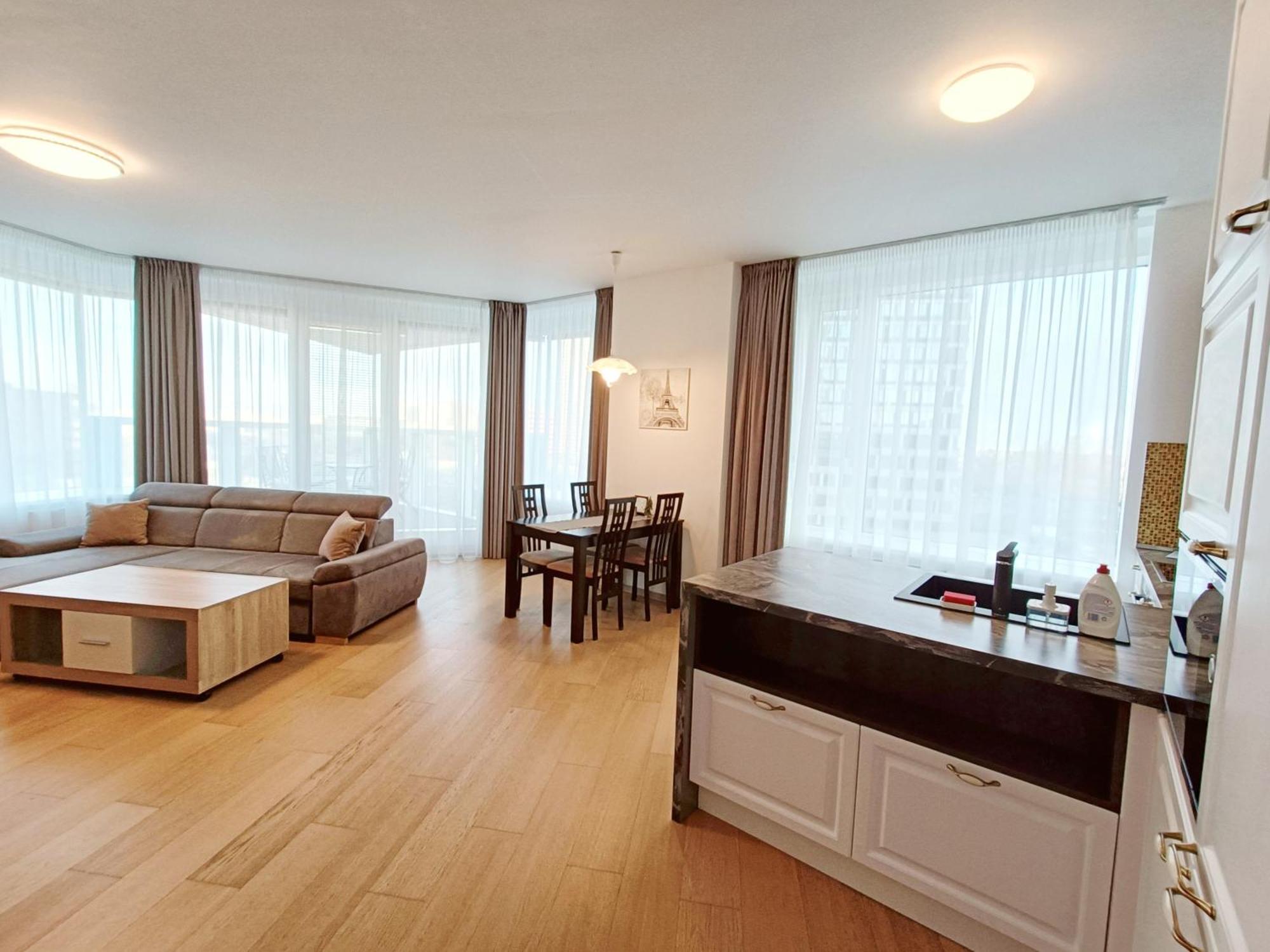 Sag Panorama City Apartment 3 Rooms Free Parking Free Wifi Bratislava Bagian luar foto