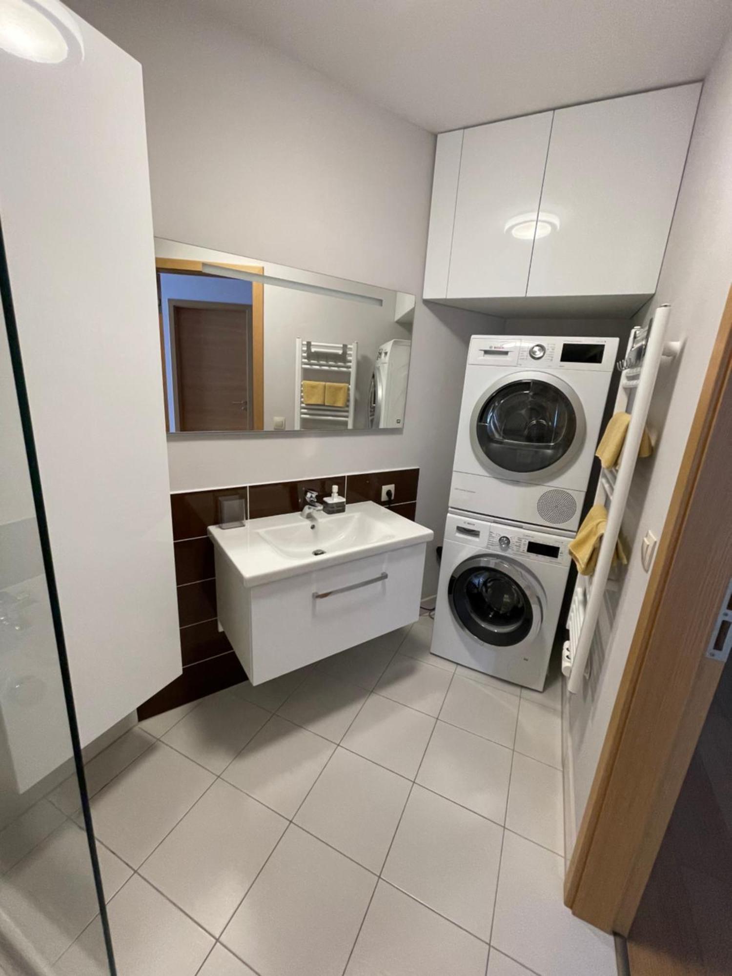 Sag Panorama City Apartment 3 Rooms Free Parking Free Wifi Bratislava Bagian luar foto